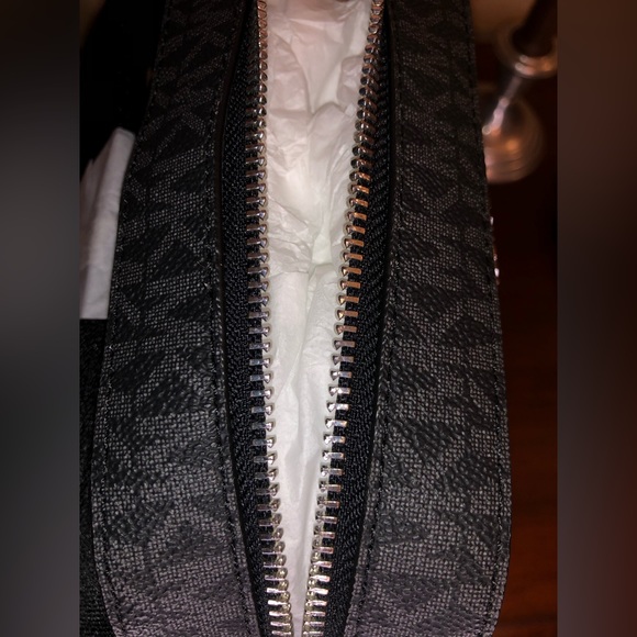 💥SOLD💥 - Micheal Kors - Cooper Flight Bag - NWT - Picture 10 of 15